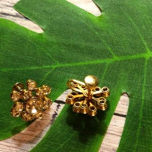 🌈3/$20Vintage screw-back earrings w/rhinestones
